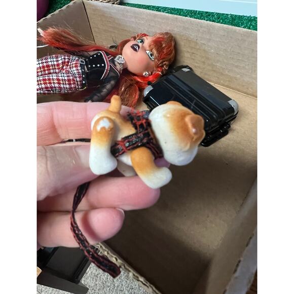 Bratz Doll Lot Meygan Pretty N Punk Y2K Vintage Original w/ Accessories Dog - Picture 6 of 6
